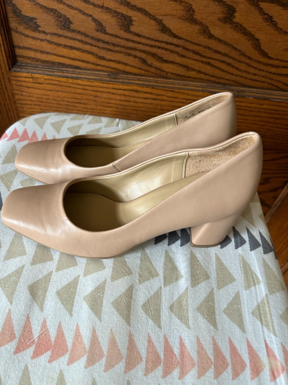 Naturalizer Women's Warner Square Toe Block Heel Pump - Picture 7 of 9